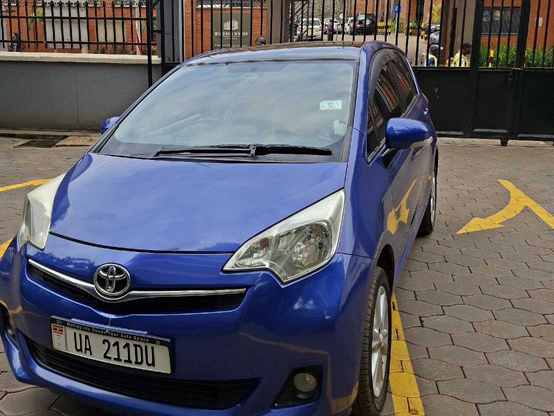 Toyota Ractis Verso